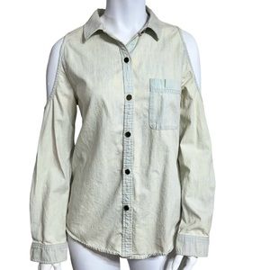✨Sanctuary⚡️ Cold Shoulder Button Up Chambray Top